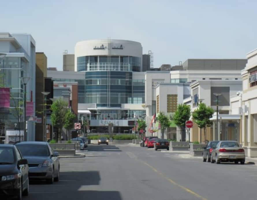 Construction d'un hotel luxueux à Montréal